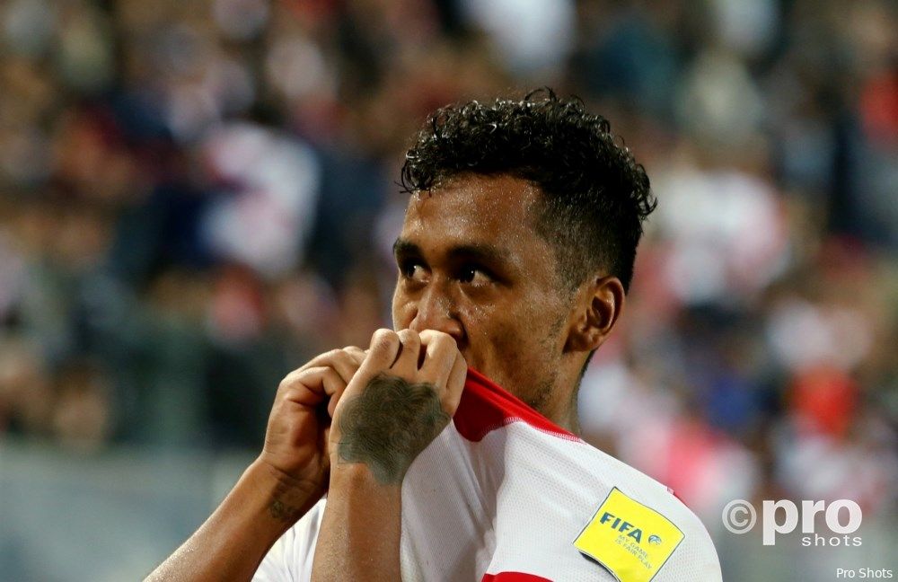 Tapia speelt met Peru gelijk in play-off voor WK