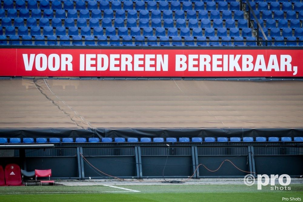FOTO | Feyenoord bedekt alle parterre-vakken