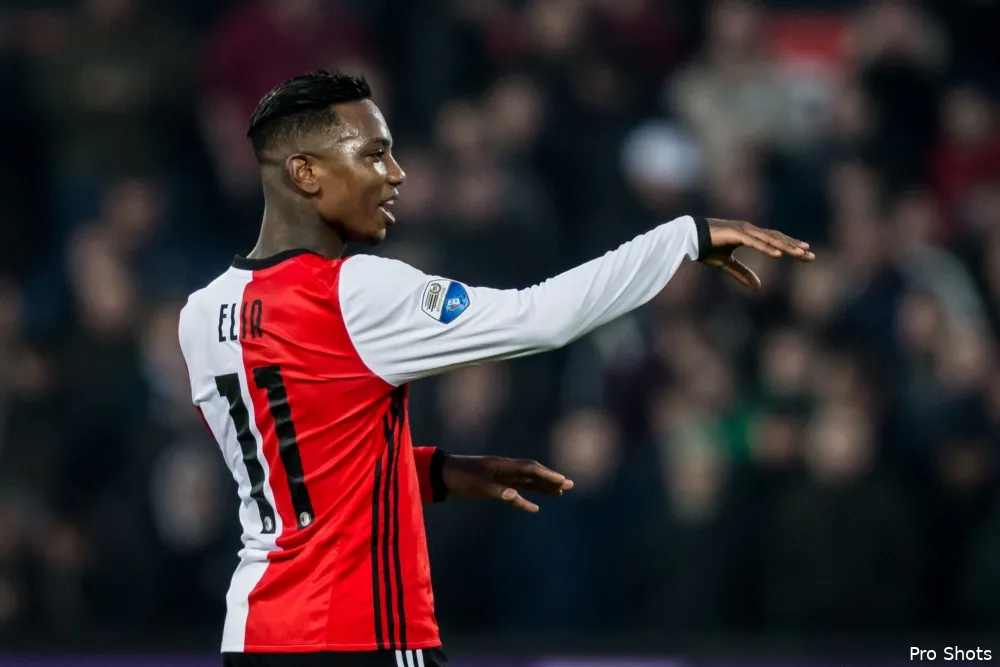Eljero Elia werkt binnenprogramma af