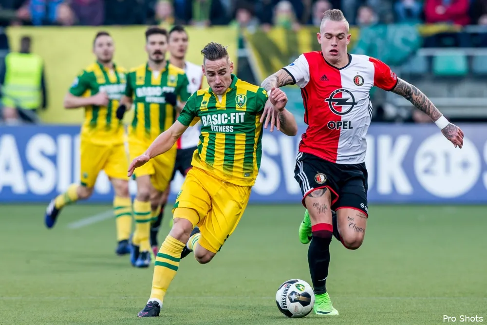 'Leger aan scouts op de tribune voor Karsdorp'