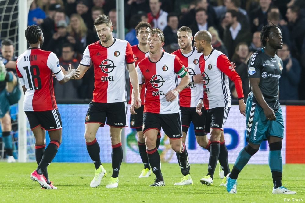 Feyenoord walst over Go Ahead Eagles heen