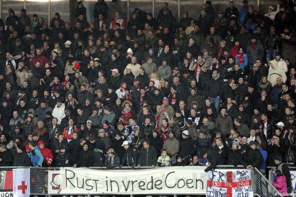 Vol bezoekersvak steunt Feyenoord op Het Kasteel