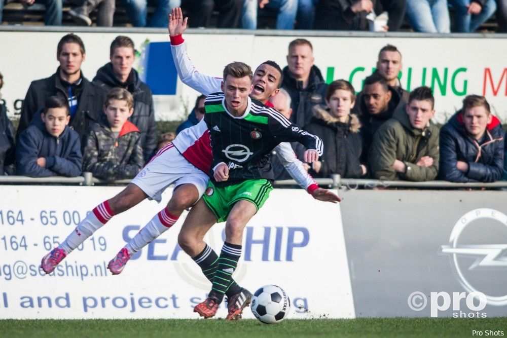 Voormalig Feyenoord-talent kraakt jeugdbeleid Van Geel