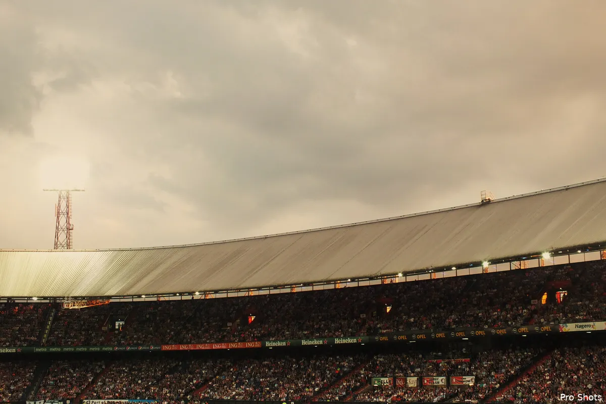 Nieuwe grasmat in De Kuip na Monster Jam