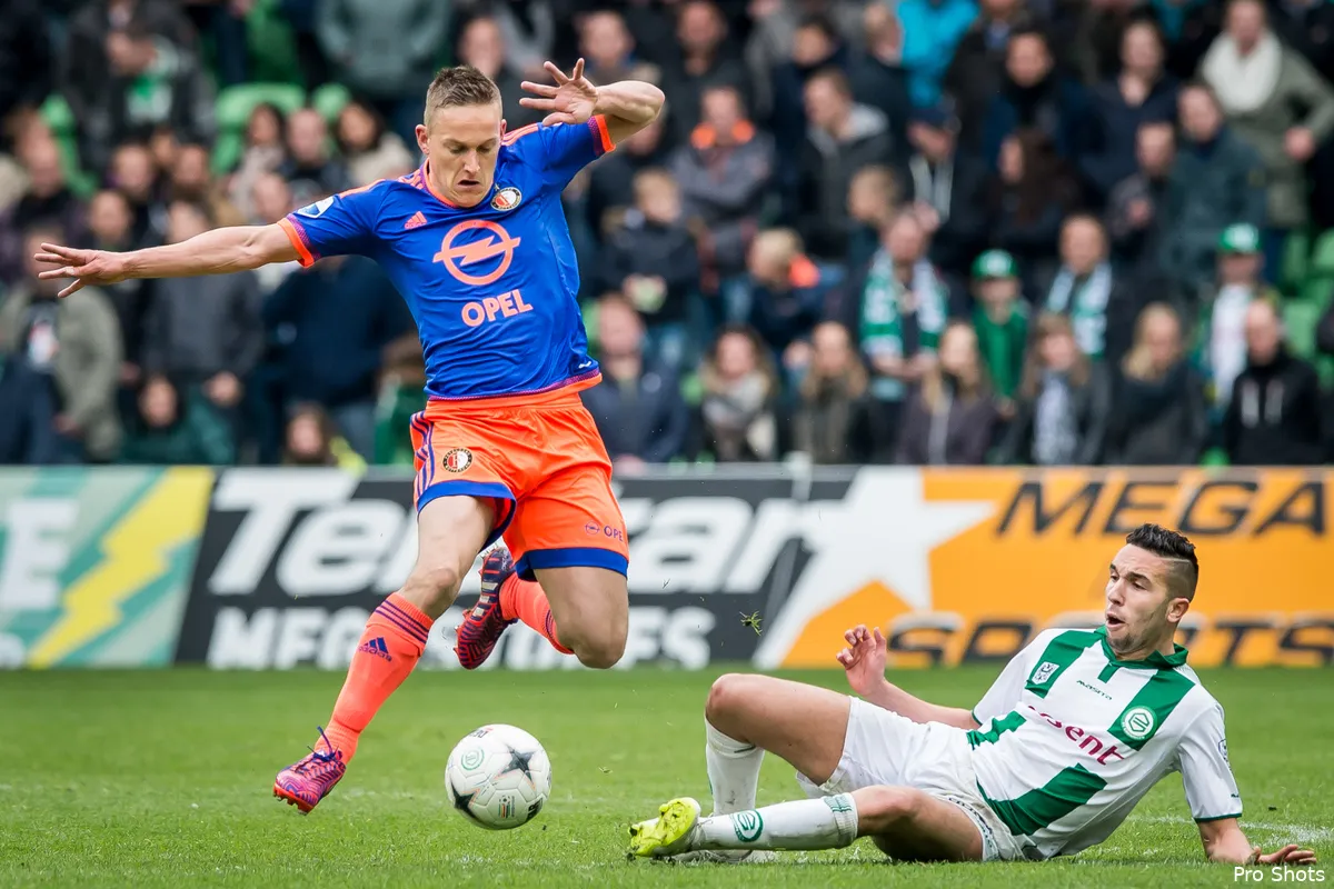 VIDEO | YouTubers klimmen op dak De Kuip