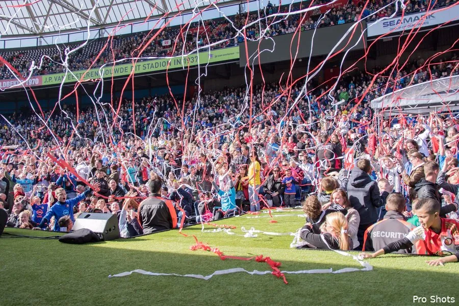 Kameraadjes gaan uit hun dak in zonovergoten Kuip