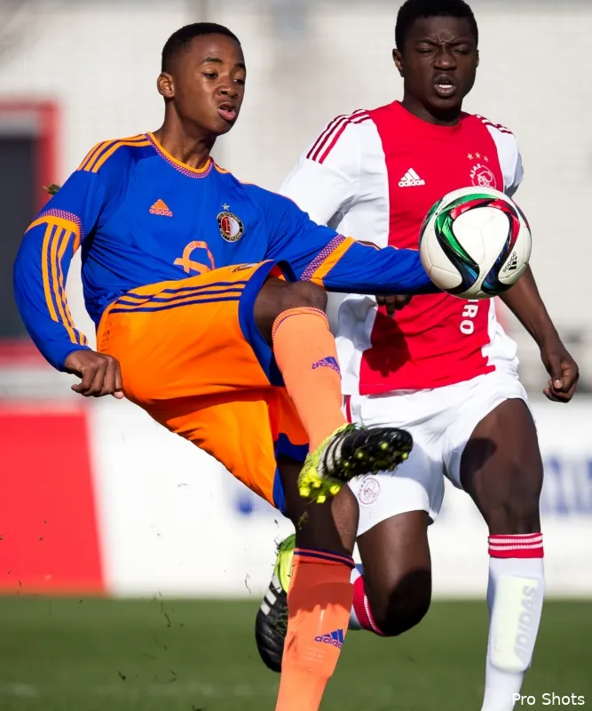 'Engelse topclubs zeer geïnteresseerd in jeugdspeler Bogarde'