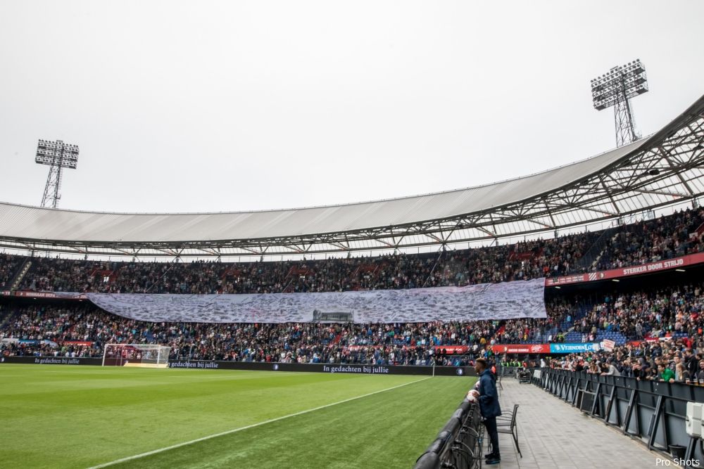 Herdenkingsdoek in De Kuip voor Feyenoord - FC Twente