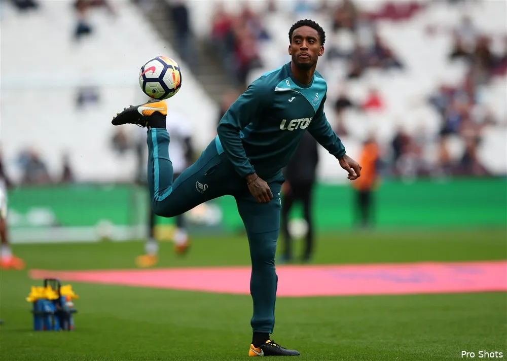 Leroy Fer traint bij Feyenoord en gaat mee naar Oostenrijk