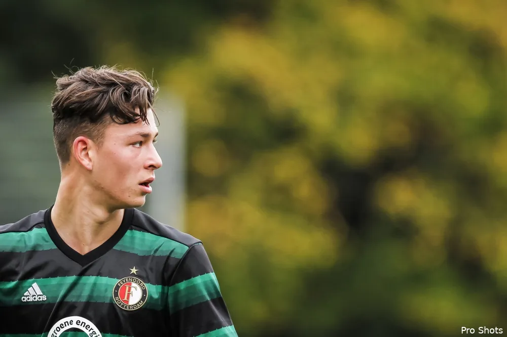 Feyenoord bindt jeugdspeler Jeremy van Mullem