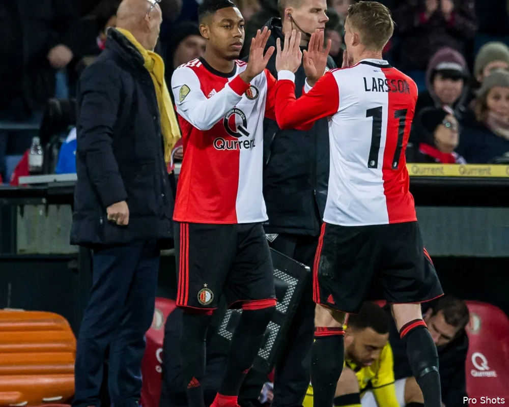 Fluitende supporters in de Kuip: ''Dat helpt spelers niet''