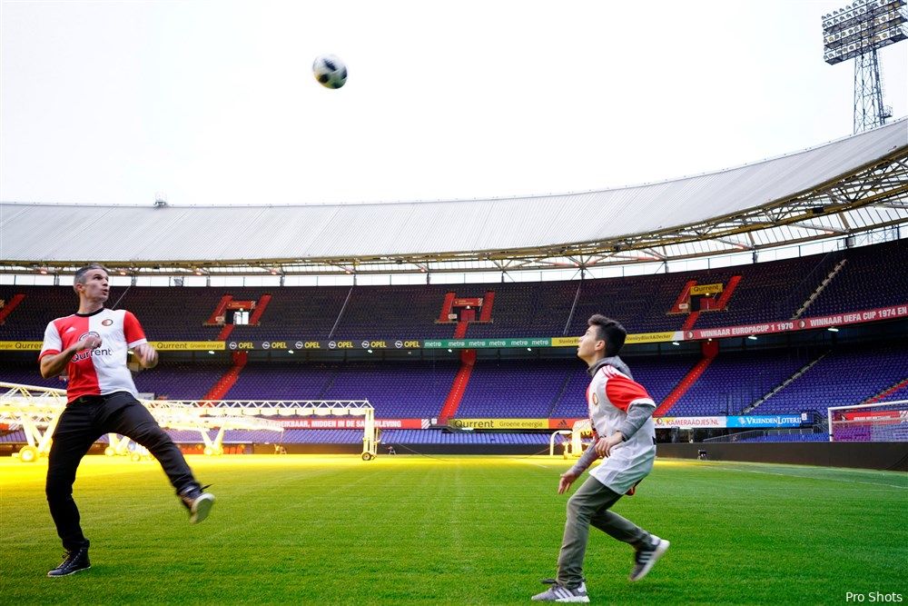 Shaqueel van Persie in voetsporen van vader met 'Goal of the Month'