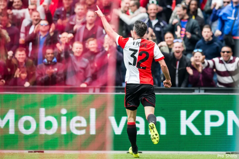 Van Persie bedankt Van Beek: ''Fantastische bal van Sven''