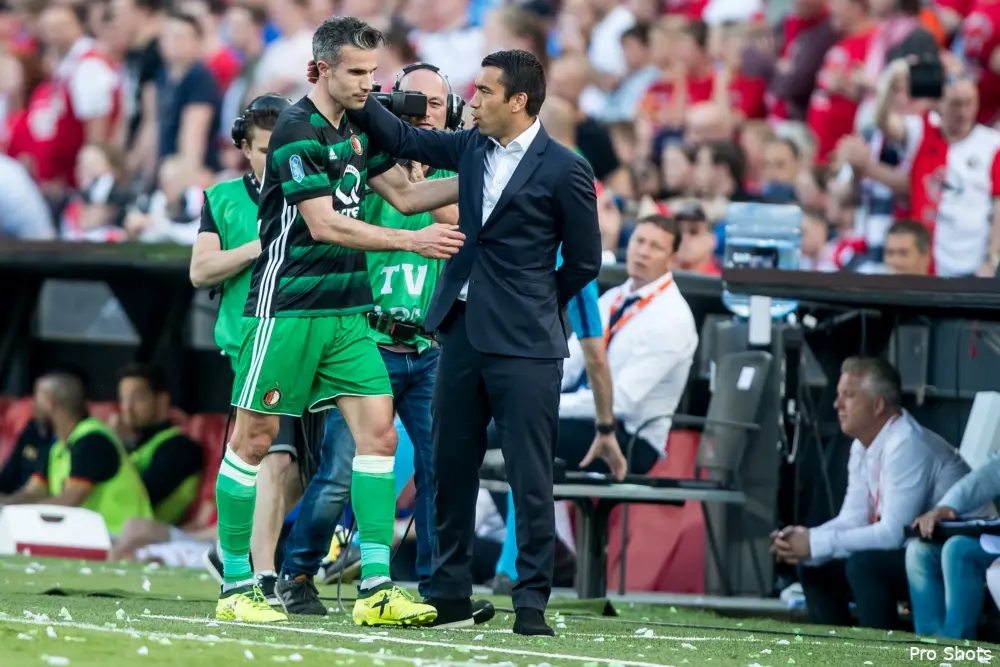 Van Bronckhorst gaat komende wedstrijden rouleren