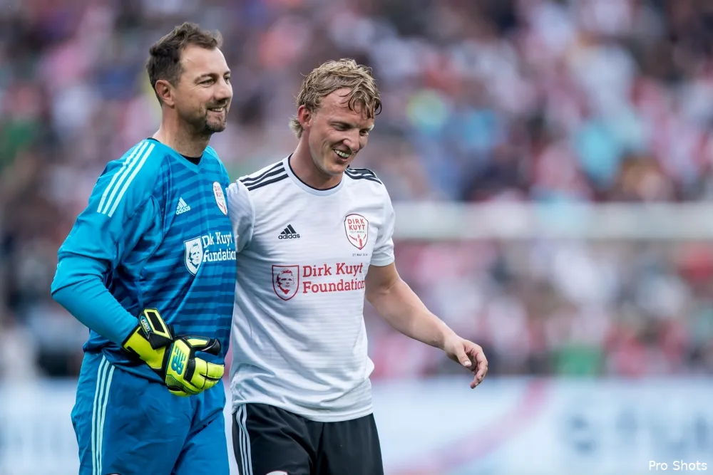 ''Niet echt topclubwaardig om Kuyt naar Liverpool te laten bellen''