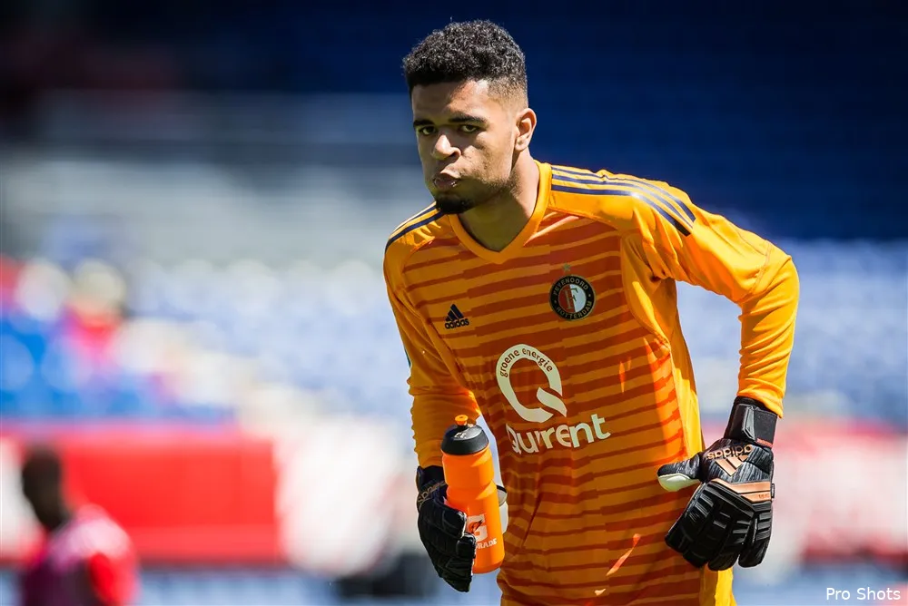 Feyenoord licht optie in contract Evora; Zwarts vertrekt