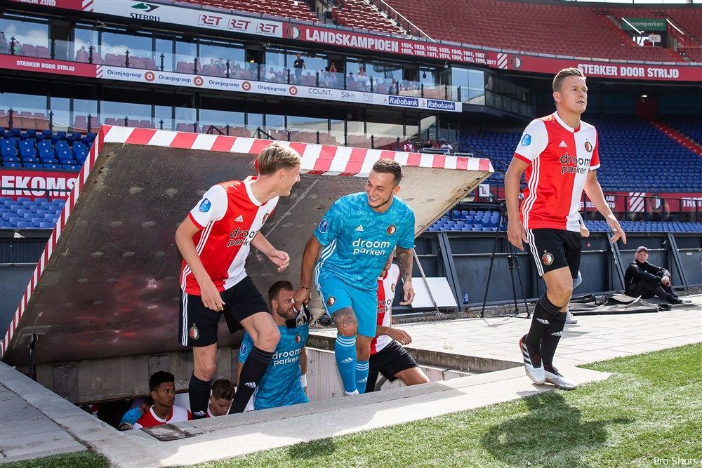 Feyenoord traint zaterdagochtend in De Kuip