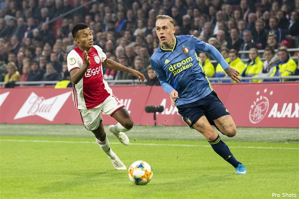 Karsdorp: ''Iedereen staat achter de trainer''