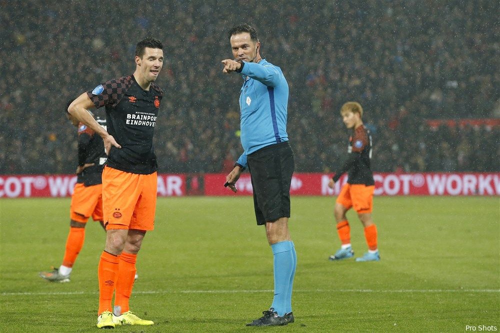 VAR moment: Terechte penalty voor Feyenoord?