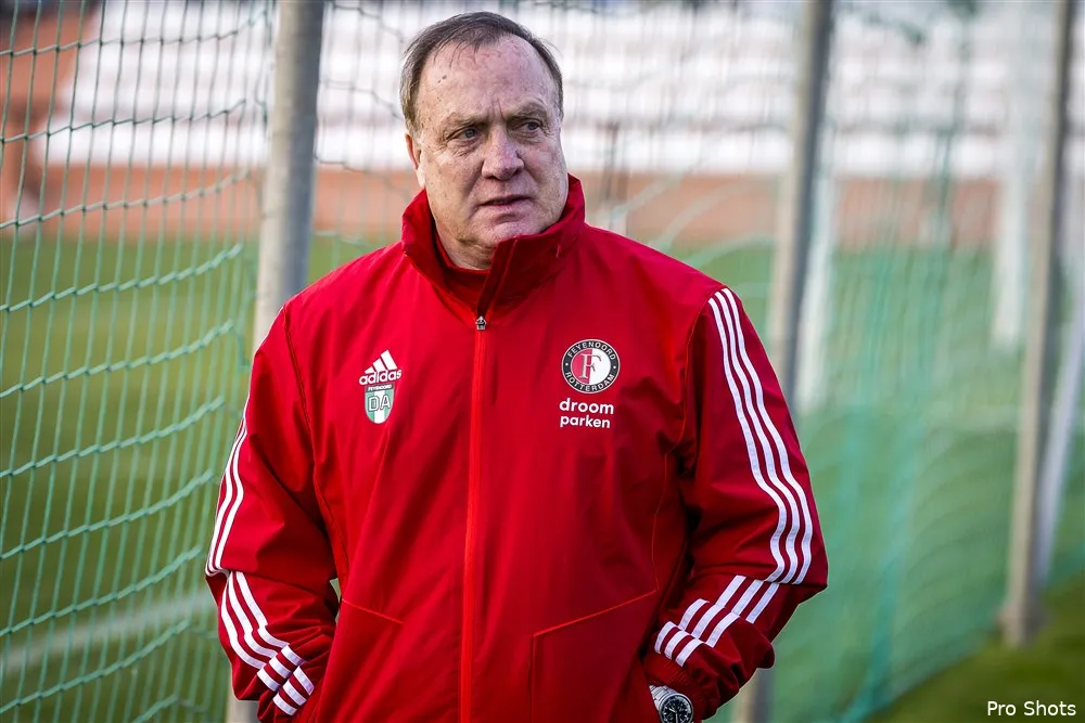 Advocaat: ''Een zesde middenvelder is dan wel een vereiste''