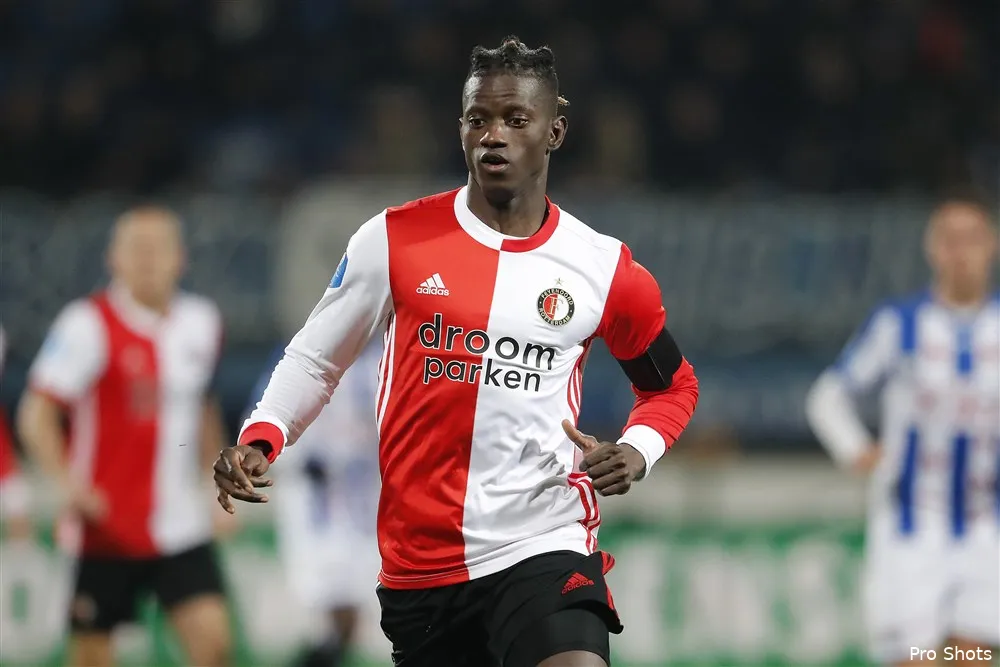 'Feyenoord in gesprek met twee verdedigers'