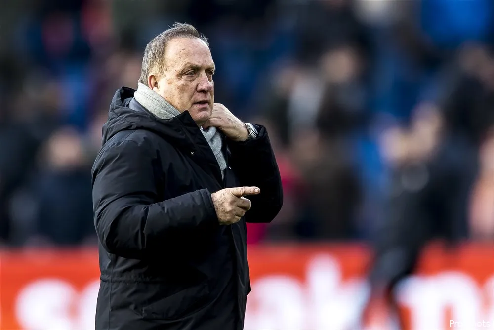 Advocaat blijft bij Feyenoord