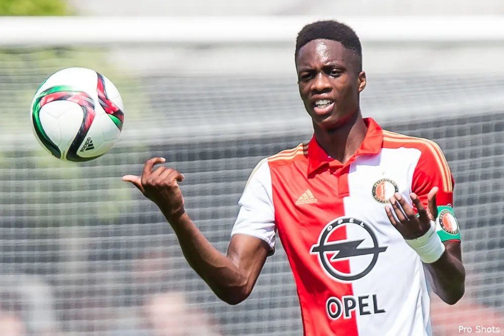 'Drietal vertrekt, Kongolo wil transfer bij rol als linksback'