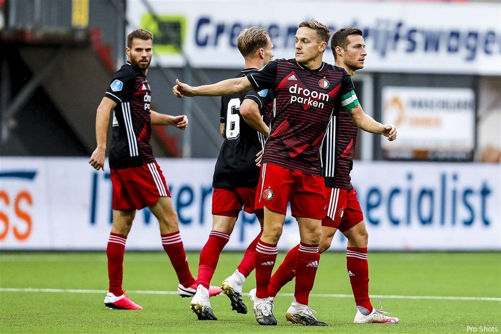 Eredivisie: Feyenoord houdt koplopers in het zicht