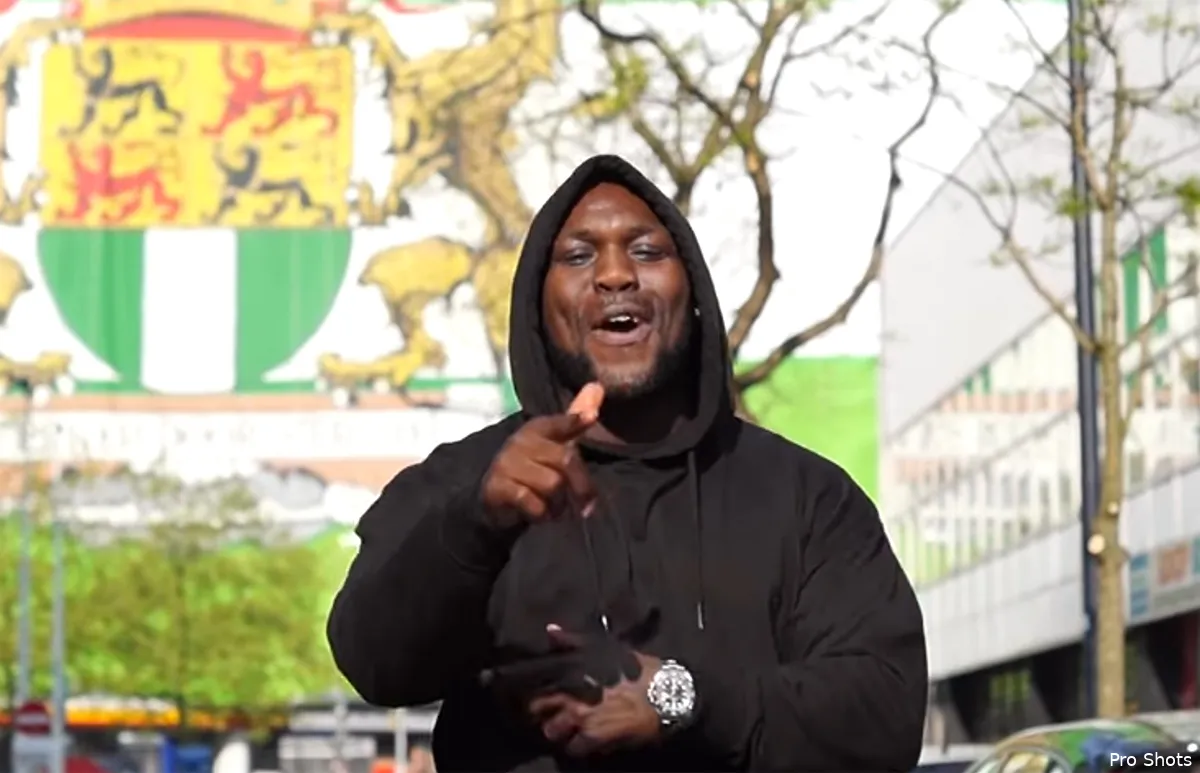 Zaterdag signeersessie boek Royston Drenthe op Varkenoord