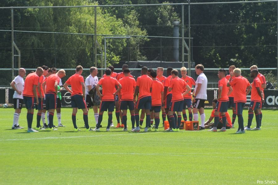 Feyenoord in nieuwe trainingslijn terug op Varkenoord