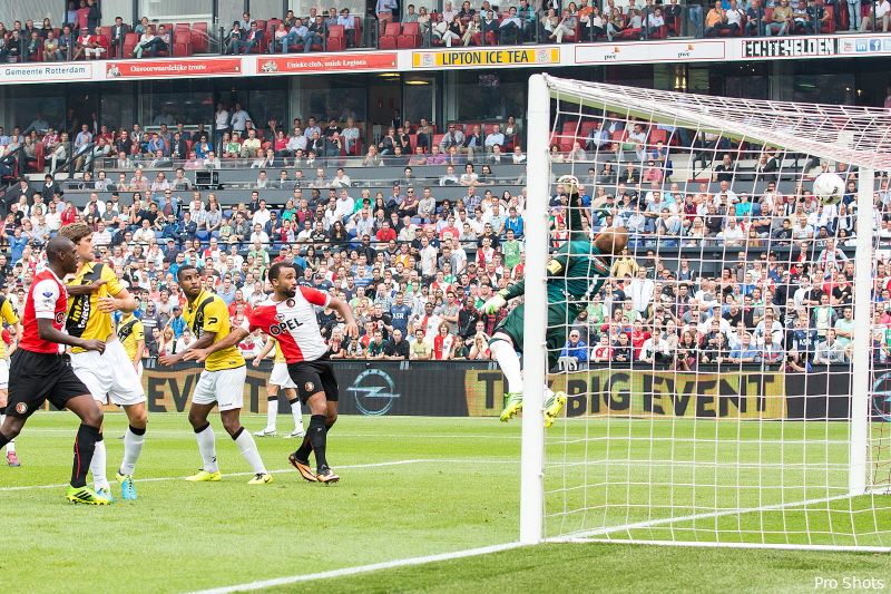 Hattrick Pellè bezorgt Feyenoord eerste punten