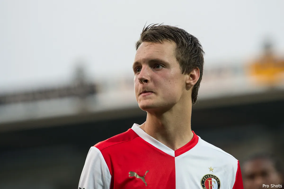 A1-speler Jeff Hardeveld vanavond op de bank