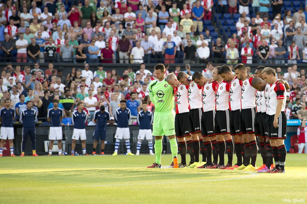 Minuut stilte bij Feyenoord - Fenerbahce
