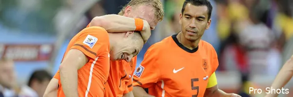 Robben in basis Oranje, Kuyt vanaf links