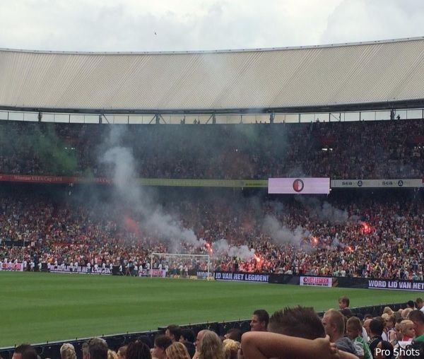 Feyenoord draait warm voor openingswedstrijd