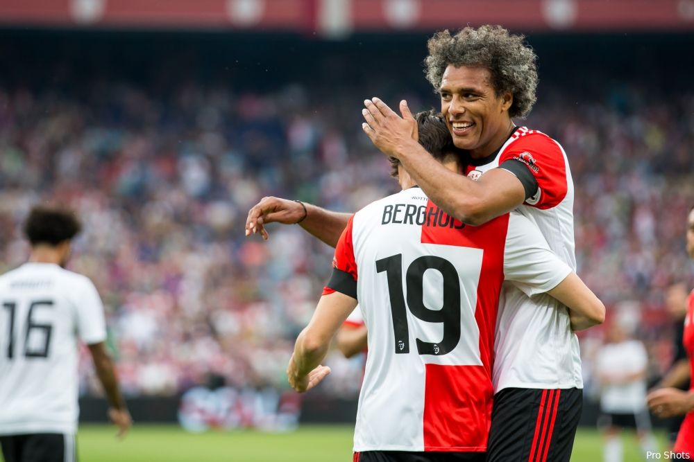 Van Hooijdonk: ''Feyenoord is verder dan Ajax''
