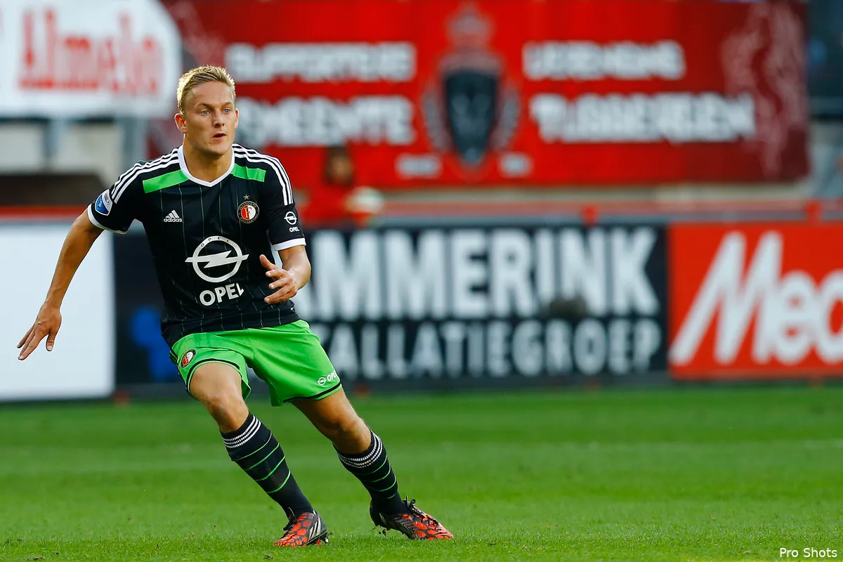 'Vilhena en Schaken op de bank, Toornstra als buitenspeler'