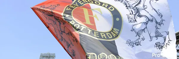 Drie buitenlandse jeugdspelers op proef bij Feyenoord