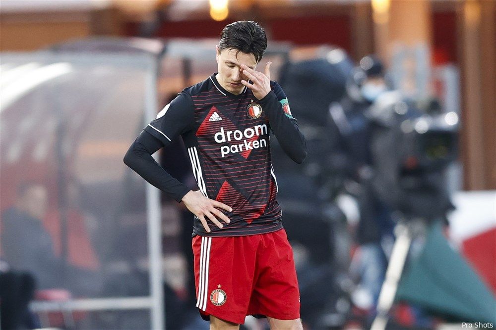 Feyenoord lijdt duur puntverlies door eigen fouten tegen AZ