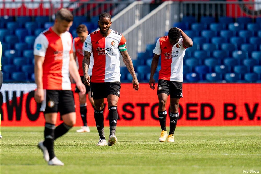 Feyenoord verliest Klassieker door knullige eigen doelpunten