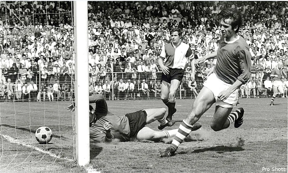 Minuut stilte vanwege overlijden Willy van der Kuijlen