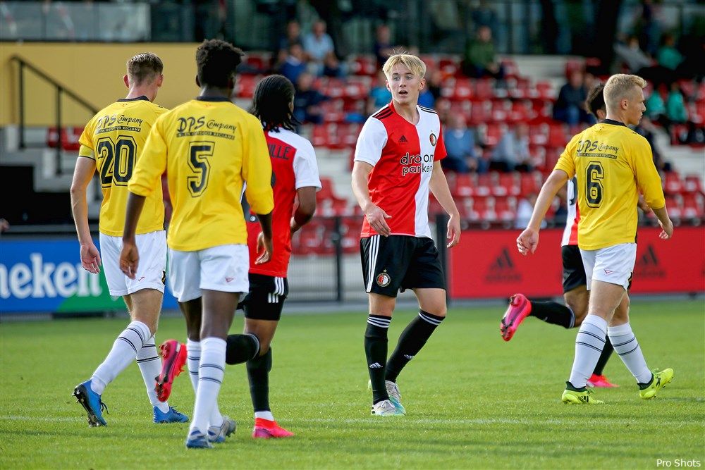 'Feyenoord langer door met Johnsen'
