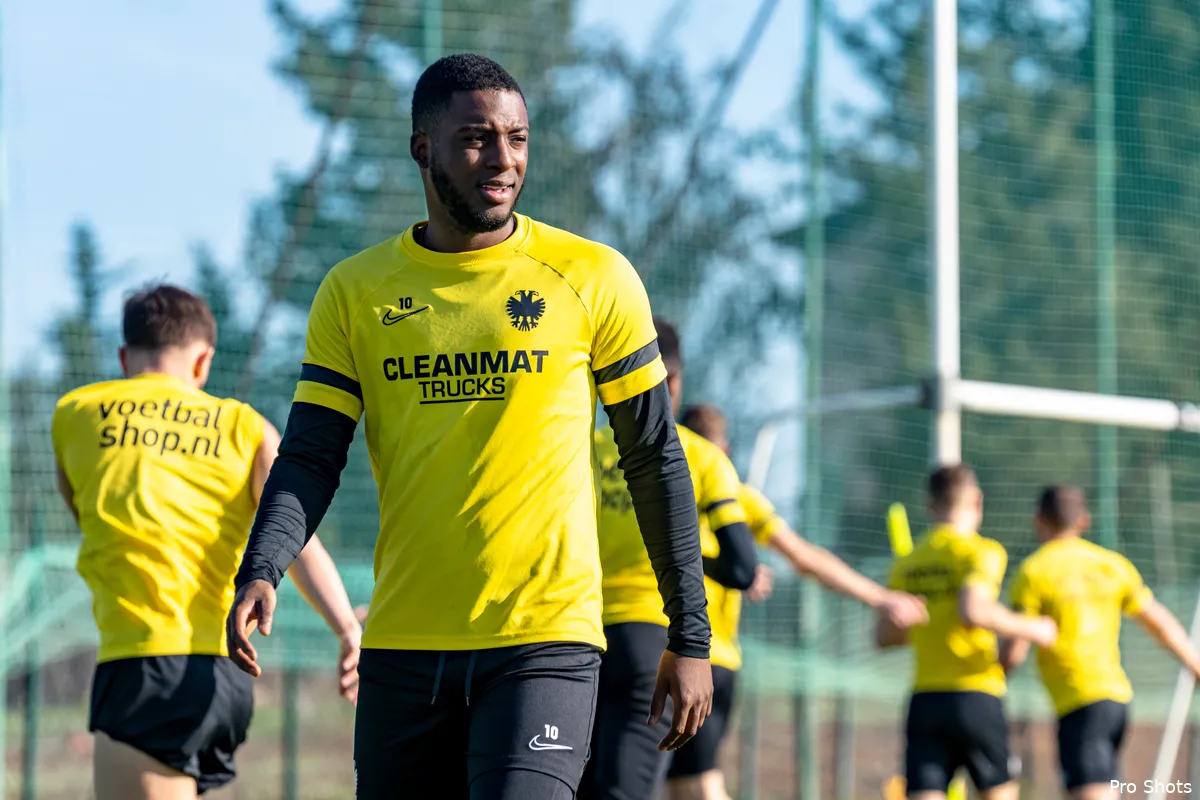 'Feyenoord heeft nog geen bod gedaan op Bazoer'