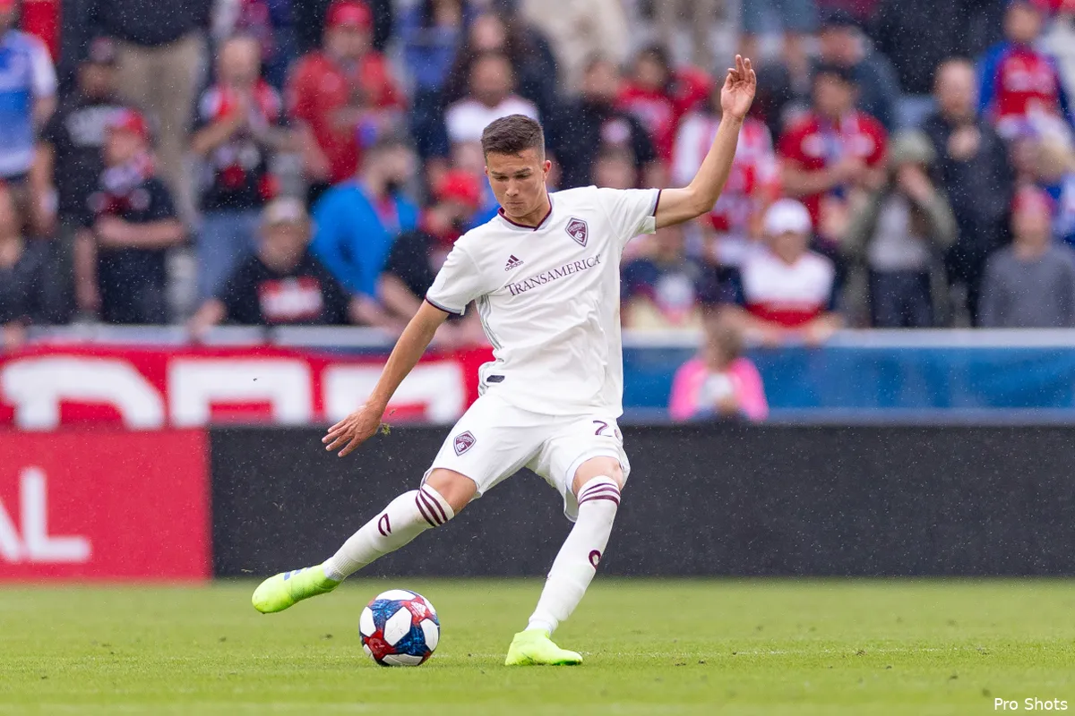 'Feyenoord bedingt koopoptie van 1.5 miljoen voor Bassett'