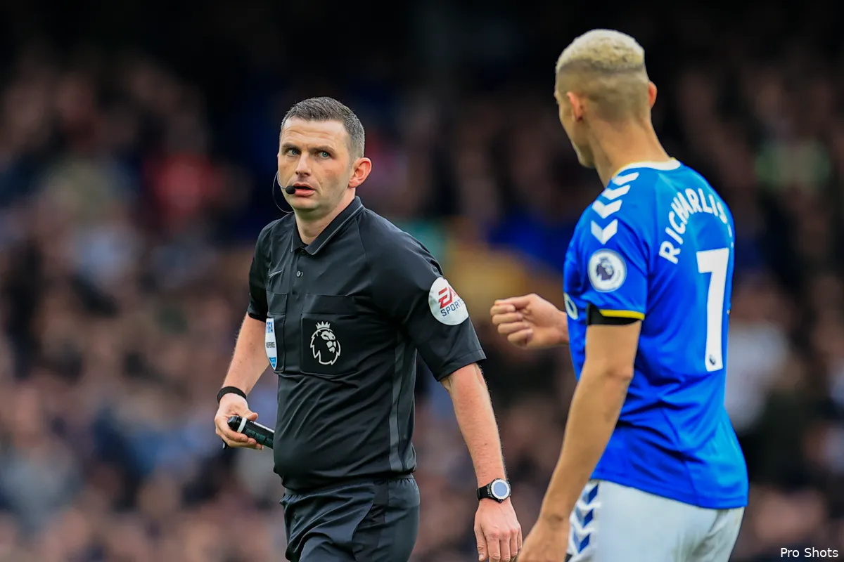 Michael Oliver fluit Feyenoord - Olympique Marseille