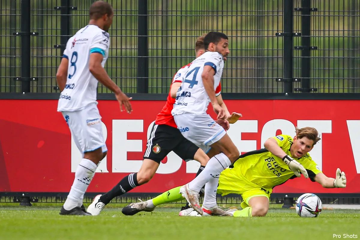 Doelman Remie verlengt contract bij Feyenoord tot 2023