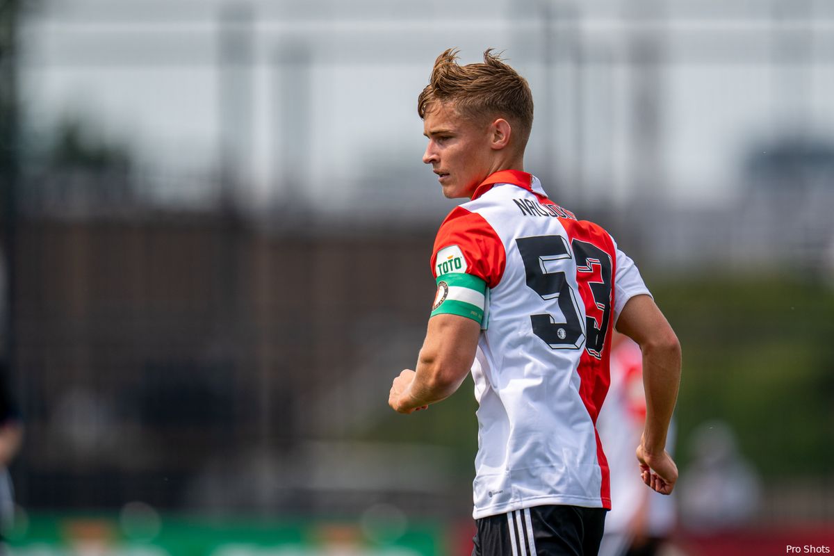 'Feyenoord neemt vijf jeugdspelers mee op mini-trainingskamp'