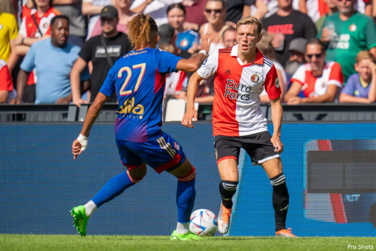 Opstelling Feyenoord: Pedersen linksback; Gimenez bankzitter