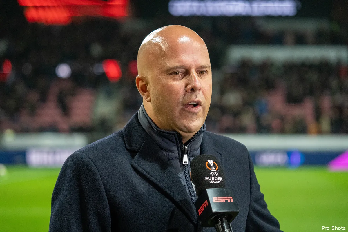 Slot glimlacht om kop dat Feyenoord een 'crisis heeft bezworen'