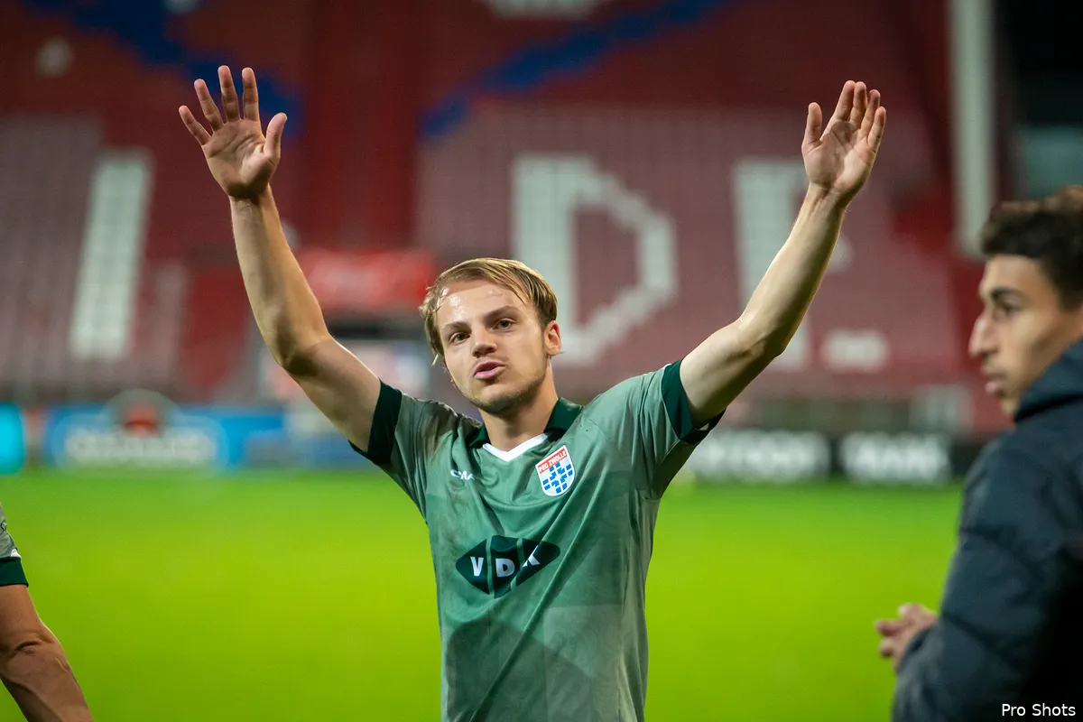 Van den Belt tekent contract tot medio 2027 bij Feyenoord